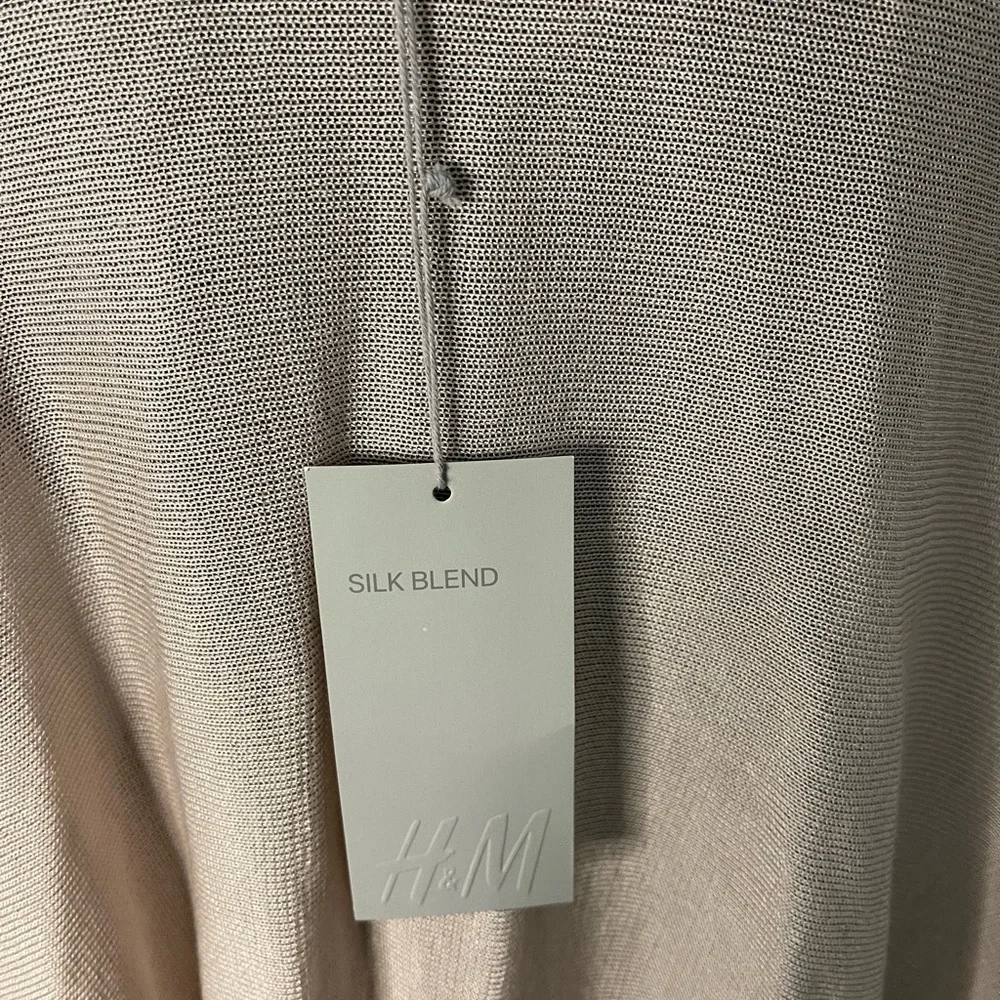 H&M l Silk Blend Open Front Cardigan l Size M/L l NWT l Poshmark - Picture 5 of 10